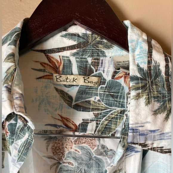 100% Rayon Tropical Hawaiian Button Down Shirt - Picture 3 of 6